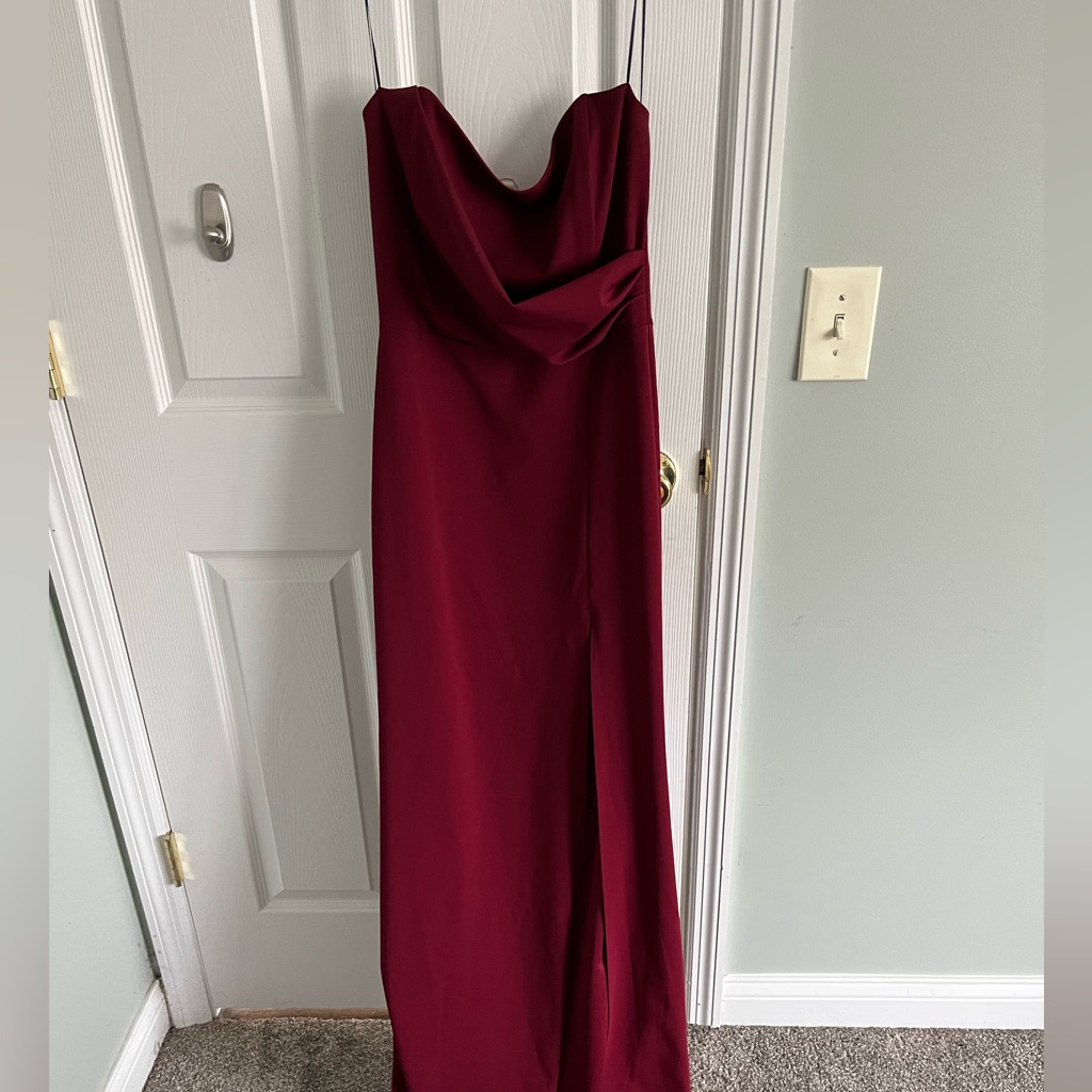 Prom Dress Maroon, Never Worn, In Perfect Condition